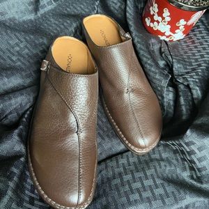 DONALD J PLINER Brown mules 7.1/2 N Chrys